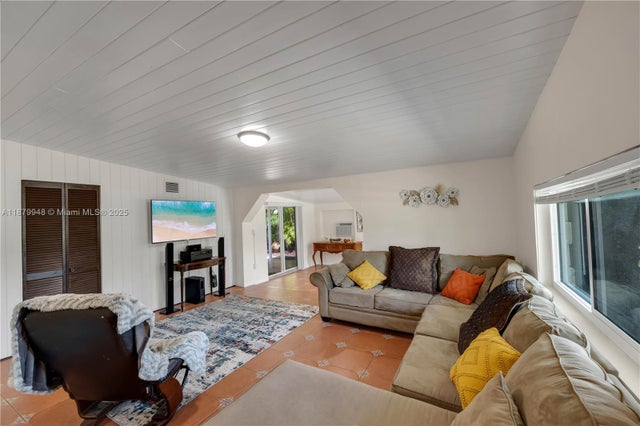 2 of 33 - 18700 Belmont Dr, Cutler Bay, FL
