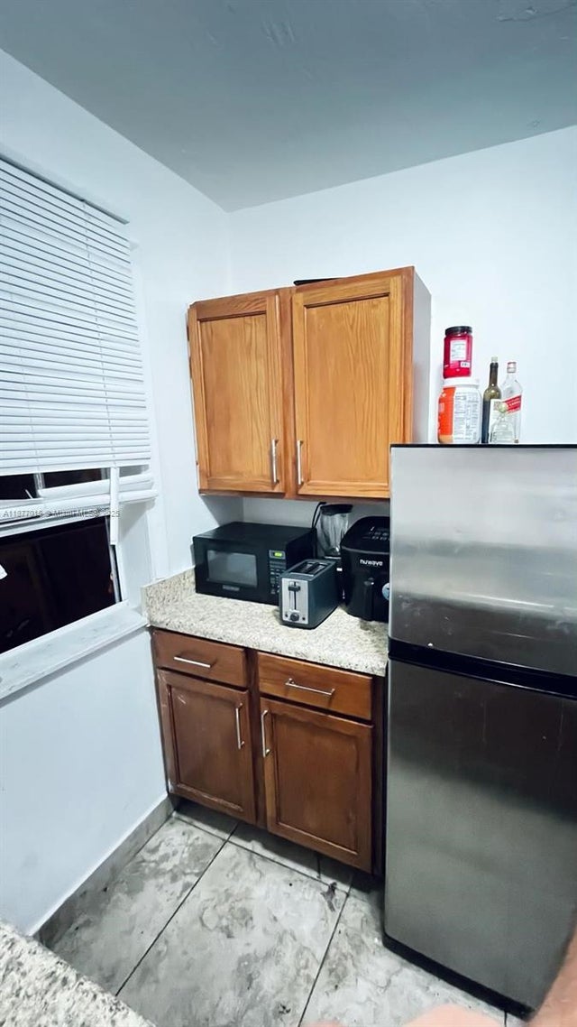 5 of 8 - 7800 Byron Ave 5, Miami Beach, FL