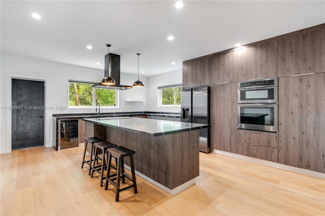 2 of 19 - 4301 Nw 6th Ave, Miami, FL