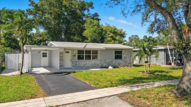 3 of 50 - 9207 Sw 49th Pl, Cooper City, FL
