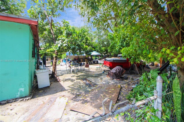 3 of 9 - 105 Nw 58th St, Miami, FL