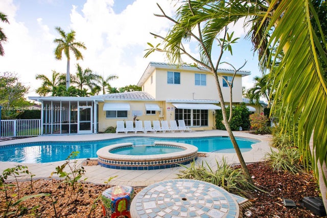 1 of 41 - 809 S 17th Ave, Hollywood, FL
