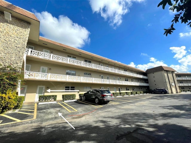 3 of 25 - 5103 Nw 35th St 402, Lauderdale Lakes, FL