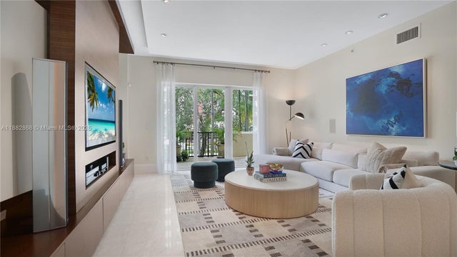 2 of 32 - 642 Valencia Ave 207, Coral Gables, FL