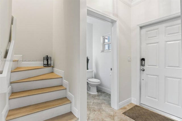 2 of 34 - 633 Ne 9th Ave 2, Fort Lauderdale, FL