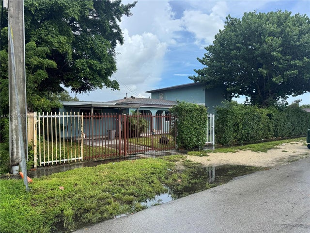 1 of 2 - 825 E 35th St, Hialeah, FL