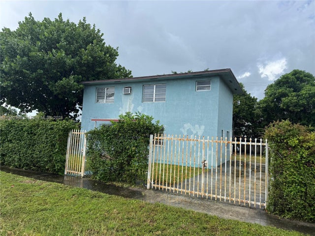 2 of 2 - 825 E 35th St, Hialeah, FL