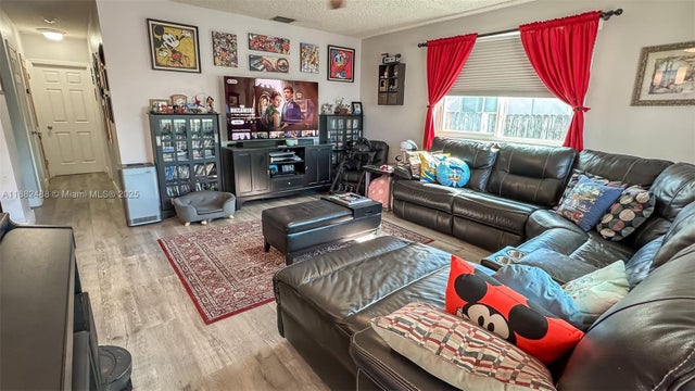 2 of 18 - 683 Se 6th Pl, Hialeah, FL
