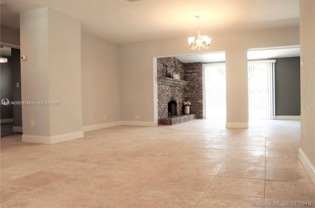 5 of 8 - 1060 Nw 44th, Oakland Park, FL