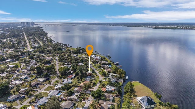 3 of 19 - 4070 E River, Fort Myers, FL