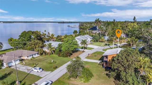 4 of 19 - 4070 E River, Fort Myers, FL