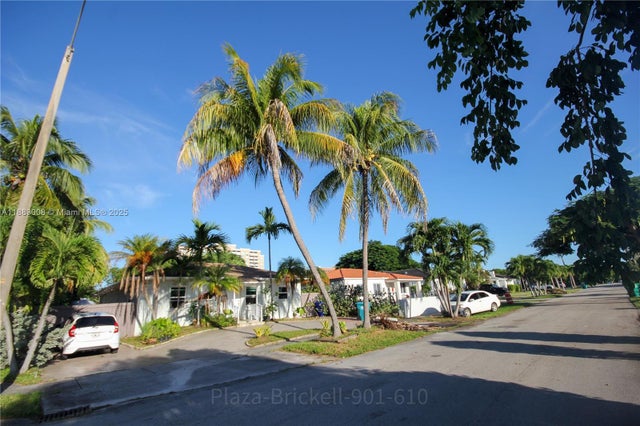 1 of 36 - 2754 Sw 36th Ave, Miami, FL