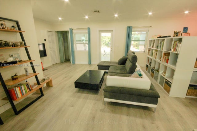 5 of 36 - 2754 Sw 36th Ave, Miami, FL