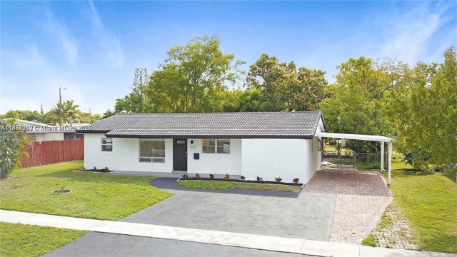 1 of 29 - 610 Nw 38th Ct, Deerfield Beach, FL