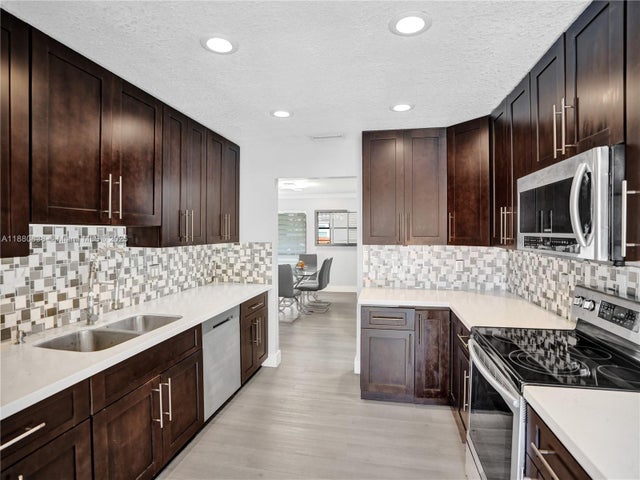 5 of 33 - 7107 Nw 39th St, Coral Springs, FL