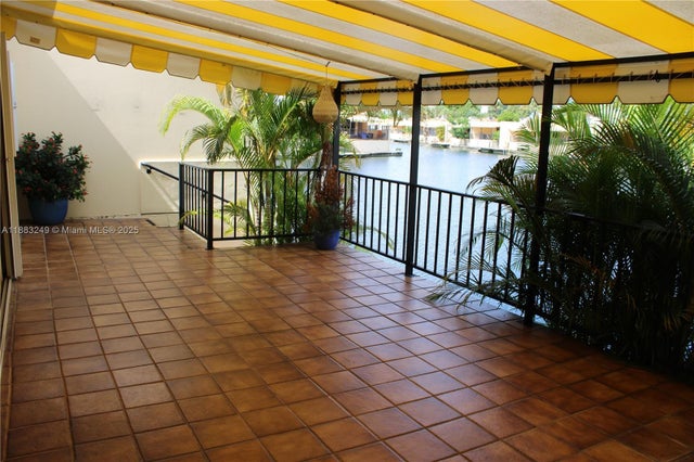 4 of 34 - 15512 Sharpecroft Dr, Miami Lakes, FL
