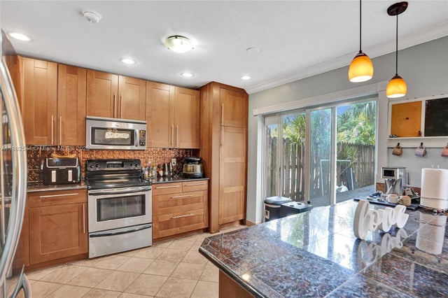 5 of 37 - 7859 Nw 50th St., Lauderhill, FL