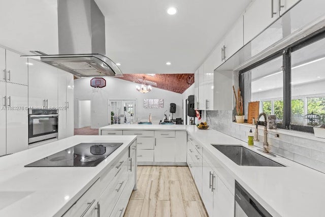 4 of 37 - 14401 Sw 23rd St, Davie, FL
