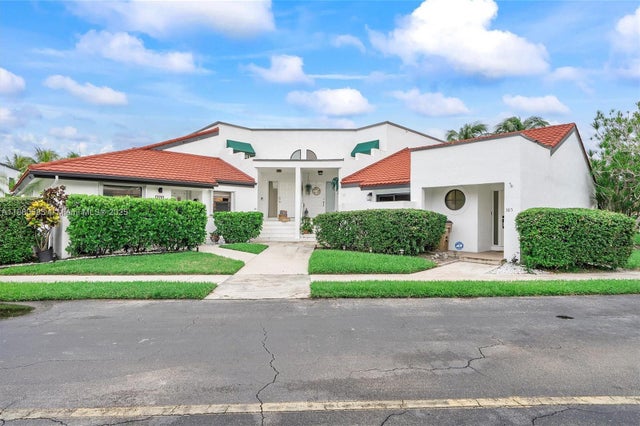 1 of 33 - 385 Nw 36th Ave, Deerfield Beach, FL