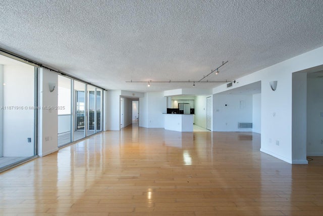 2 of 25 - 1900 Sunset Harbour Dr 1205/7, Miami Beach, FL