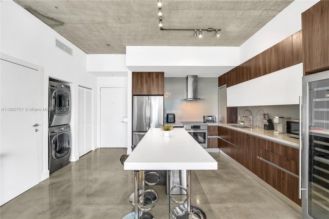3 of 22 - 133 Ne 2nd Ave 3106, Miami, FL
