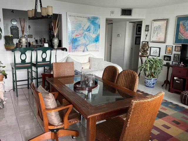 1 of 13 - 7135 Collins Ave 533, Miami Beach, FL