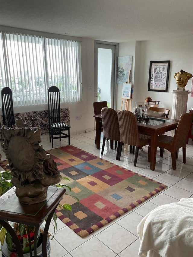 3 of 13 - 7135 Collins Ave 533, Miami Beach, FL