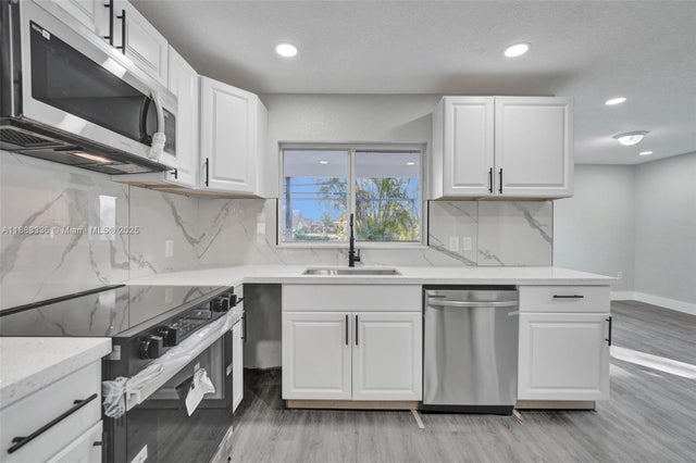 3 of 30 - 8400 Nw 7th St, Pembroke Pines, FL