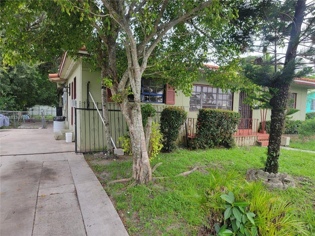 2 of 3 - 760 Ne 147th St, North Miami, FL