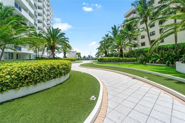 3 of 19 - 100 Lincoln Rd 1410, Miami Beach, FL