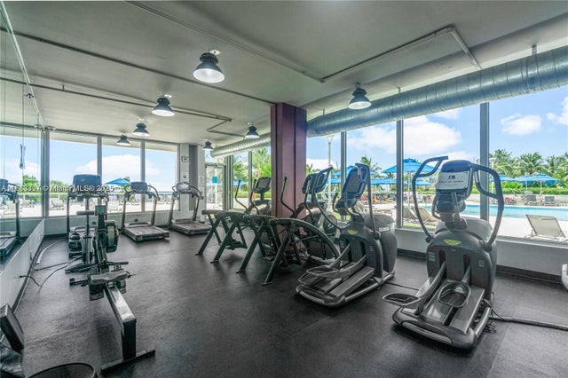 4 of 19 - 100 Lincoln Rd 1410, Miami Beach, FL
