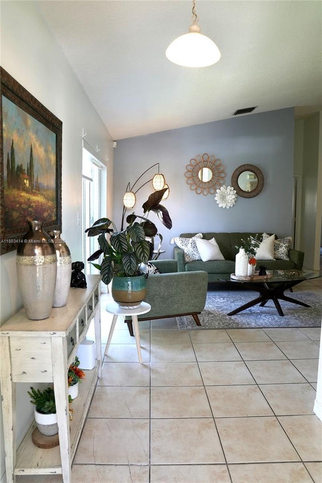 3 of 21 - 15132 Sw 140th Ter, Miami, FL