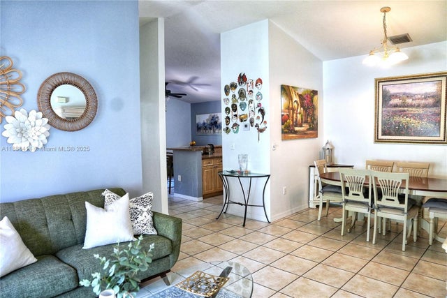 4 of 21 - 15132 Sw 140th Ter, Miami, FL
