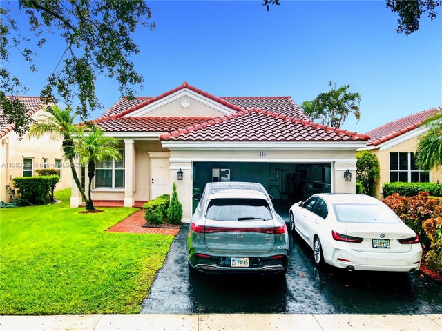 1 of 30 - 869 Sand Creek Cir, Weston, FL