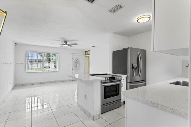 5 of 32 - N/A, Hollywood, FL