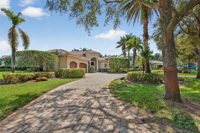 2 of 85 - 3792 Churchill Downs Dr, Davie, FL
