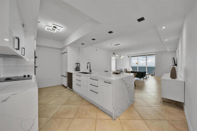 5 of 39 - 1830 S Ocean Dr 4704, Hallandale Beach, FL