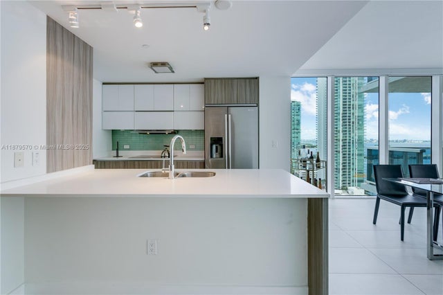 2 of 48 - 600 Ne 27th St 2801, Miami, FL