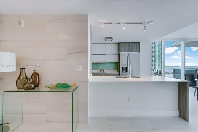 4 of 48 - 600 Ne 27th St 2801, Miami, FL