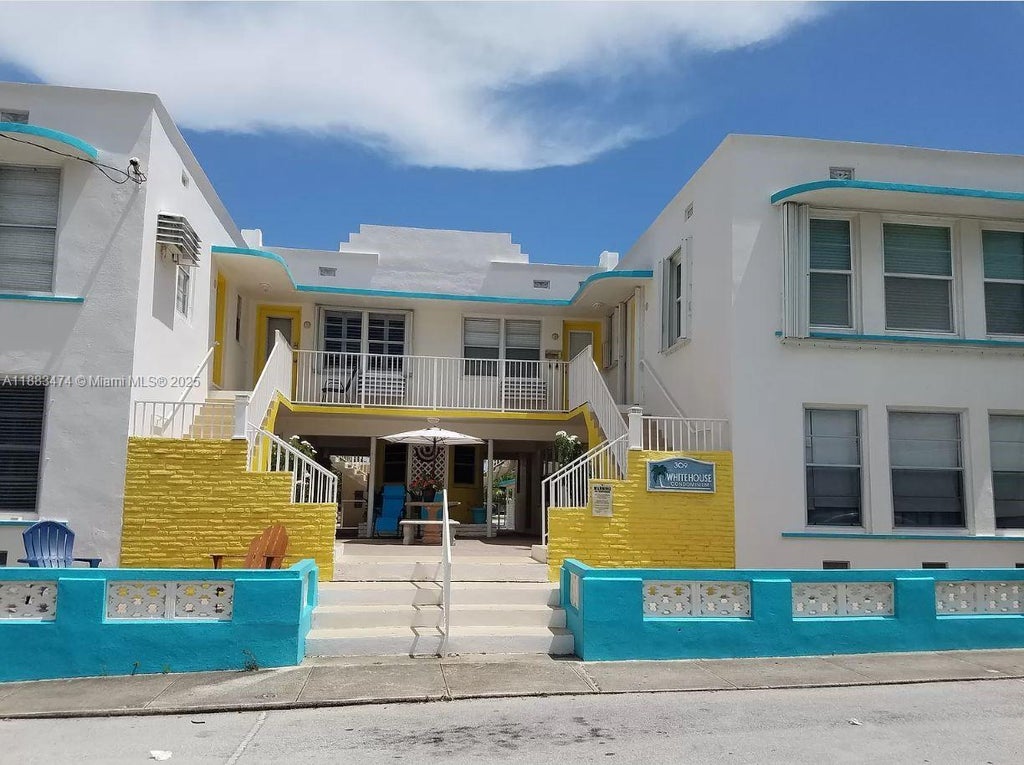 309 Crocus Ter 10, Hollywood