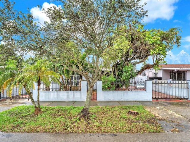 4 of 45 - 3680 Nw 16th St, Miami, FL