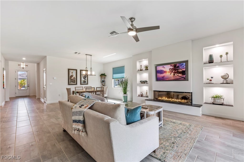 13821 Pine Lodge Ln, Fort Myers