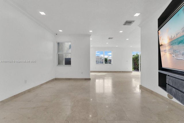 3 of 37 - 7427 Nw 113th Path, Doral, FL