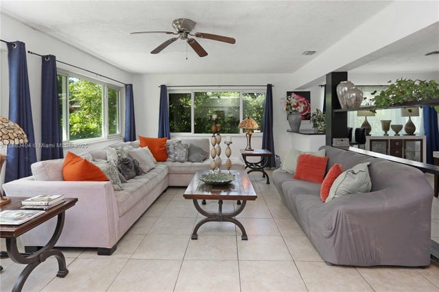 2 of 28 - 3000 Hollywood Blvd, Hollywood, FL