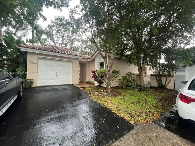 1 of 21 - 1321 N Seagrape Circle, Weston, FL