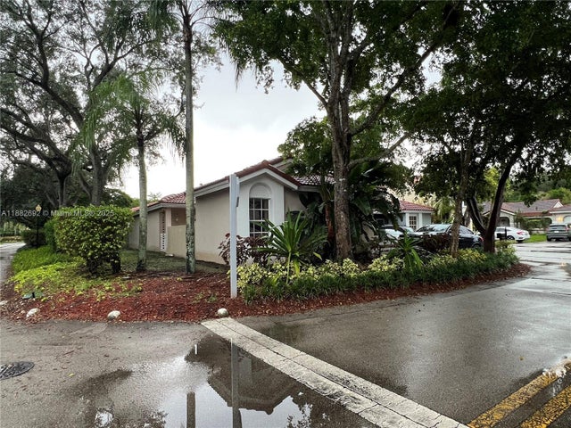 3 of 21 - 1321 N Seagrape Circle, Weston, FL