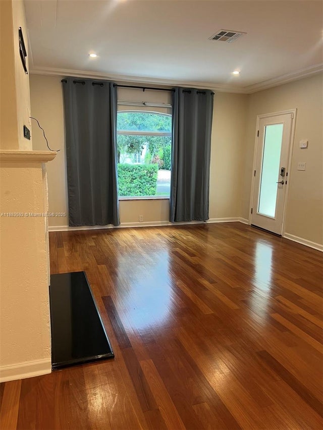 3 of 21 - 1154 Biarritz Dr, Miami Beach, FL
