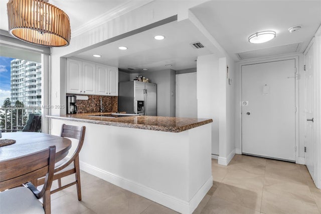 2 of 30 - 5838 Collins Ave 6h, Miami Beach, FL