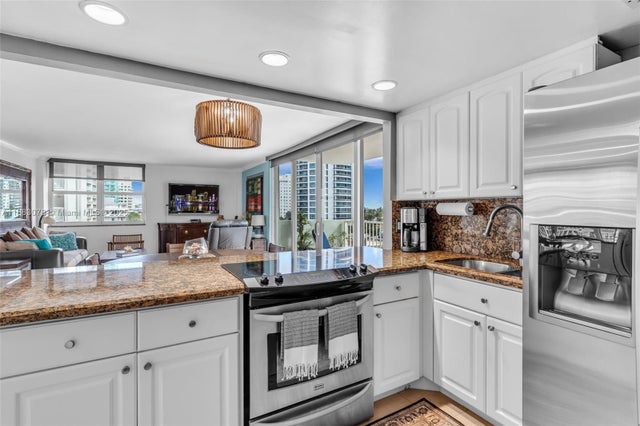 5 of 30 - 5838 Collins Ave 6h, Miami Beach, FL