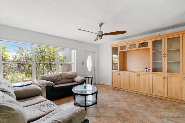 3 of 25 - 9835 Sw 197th St, Cutler Bay, FL